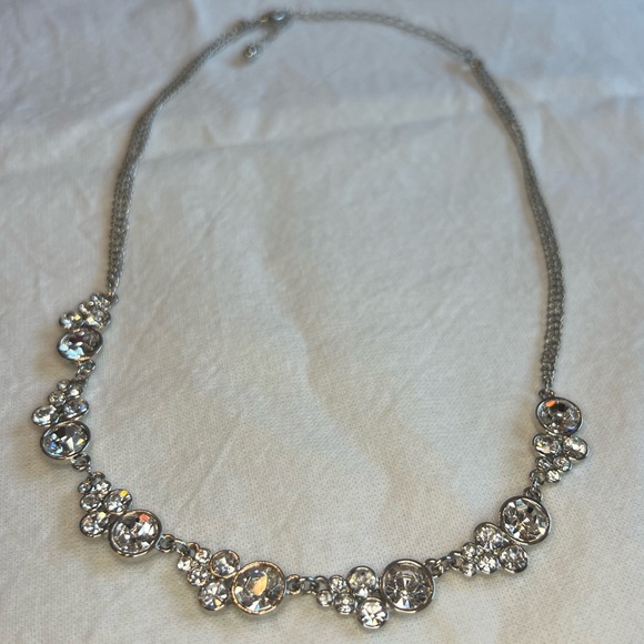 Jewelry - Beautiful Premier Designs silver/CZ costume jewelry necklace